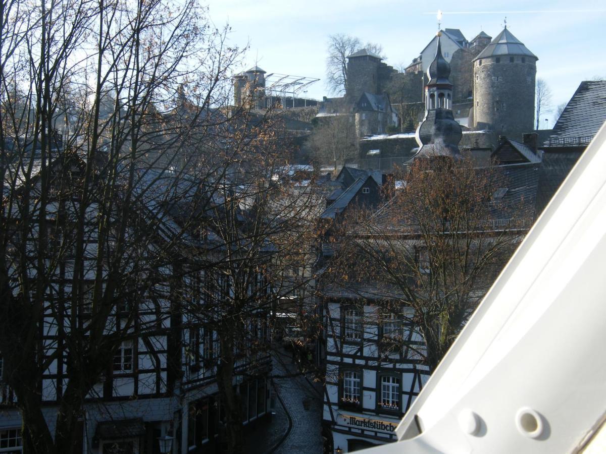 Historisches Haus Im Herzen Von Monschau Esterno foto