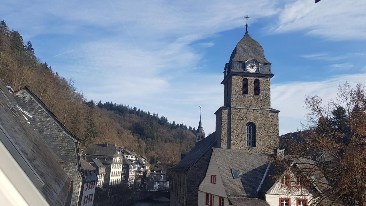 Historisches Haus Im Herzen Von Monschau Esterno foto